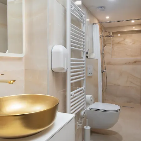 Pu La La Free Private Parking Apartament Pula