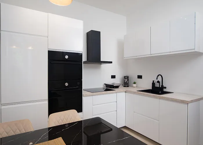 Pu La La Free Private Parking Pula